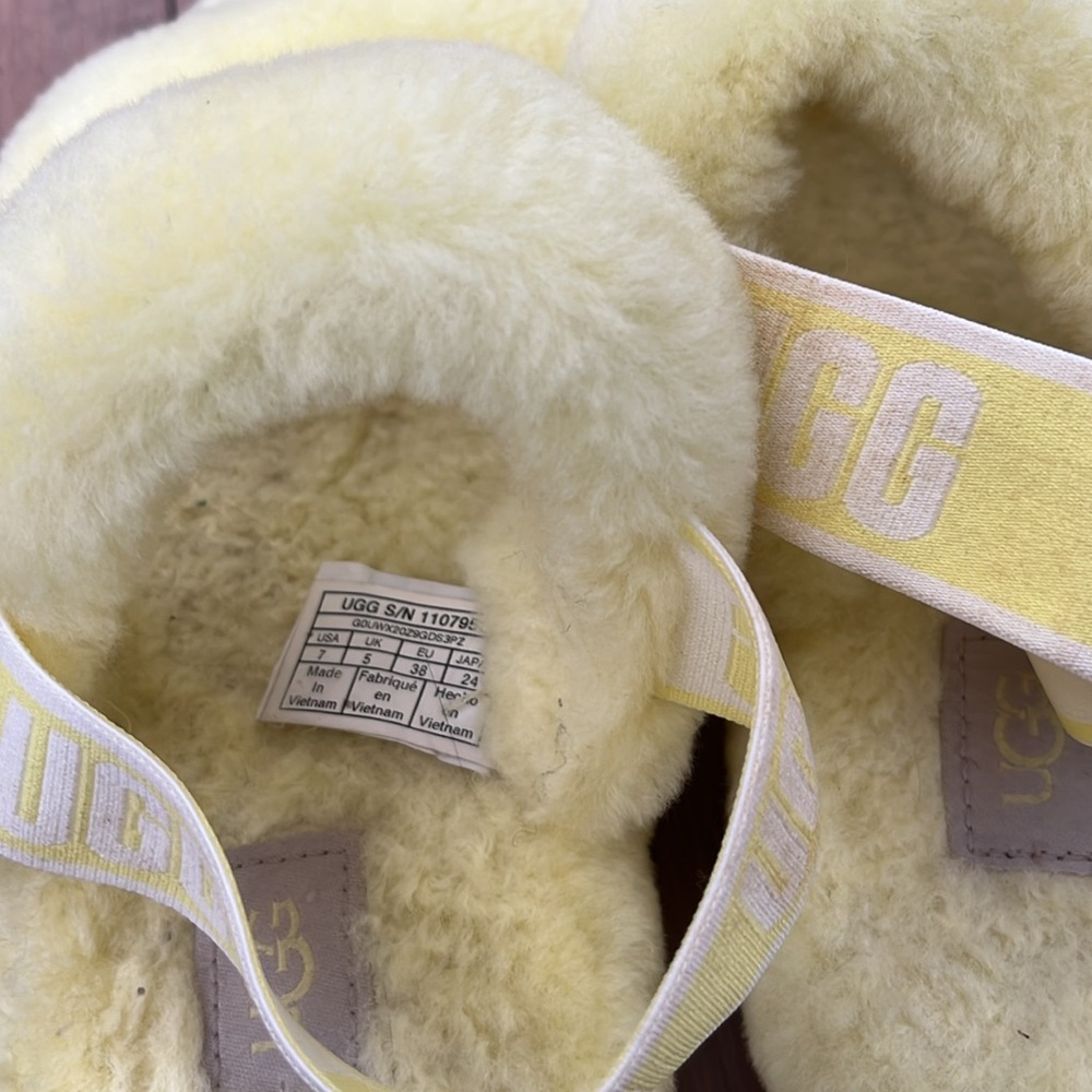 UGG oh yeah slippers - Picture 6 of 7